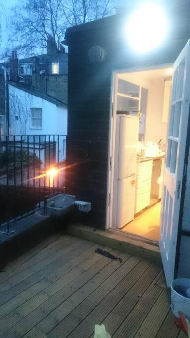 Central London Flat. Georgian Terrace. Bright. Экстерьер фото