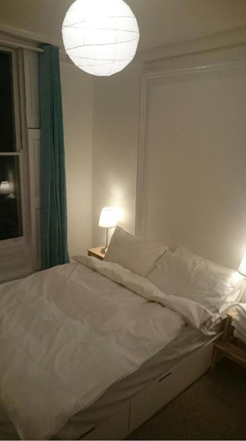 Central London Flat. Georgian Terrace. Bright. Экстерьер фото