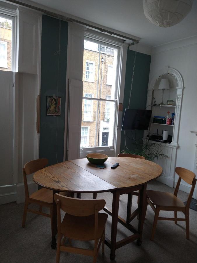 Central London Flat. Georgian Terrace. Bright. Экстерьер фото